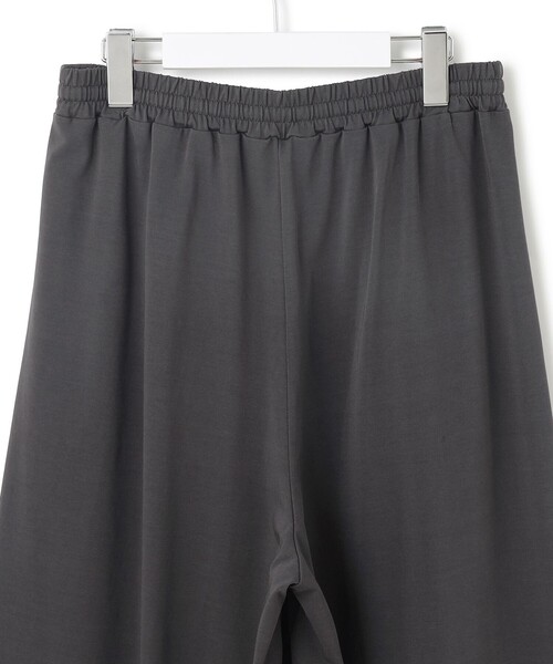 23区(ニジュウサンク)の「【接触冷感/洗える】ツイストコットンプレーティング ワイド パンツ(その他パンツ・レディース・グレー系/ブラウン系/ブラック系・38)」の7枚目の写真