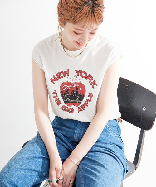 Russell Athletic（ラッセルアスレティック）の「RUSSELL ATHLETIC / ラッセル・アスレティック Local Souvenir Sleevele（Tシャツ/カットソー・レディース・ブルー/チャコールグレー/アイボリー・MEDIUM）」の2枚目の写真