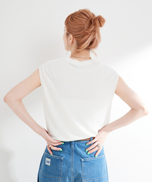 Russell Athletic（ラッセルアスレティック）の「RUSSELL ATHLETIC / ラッセル・アスレティック Local Souvenir Sleevele（Tシャツ/カットソー・レディース・ブルー/チャコールグレー/アイボリー・MEDIUM）」の18枚目の写真