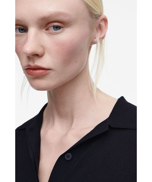 ニットポロシャツ（ポロシャツ）｜COS（コス）のファッション通販