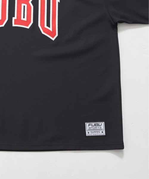 FUBU（ フブ）の「FUBU フブ ブランド カレッジ ロゴ 刺繍 アメカジ メッシュ レター クルーネック 半袖 Tシャツ ティーシャツ（Tシャツ/カットソー・メンズ・ブラック/オレンジ/ホワイト・M/L/XL/XXL）」の17枚目の写真