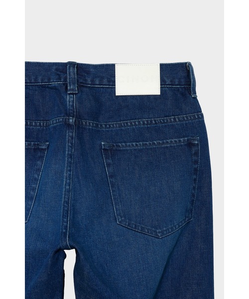 CINOH（チノ）の「HI-WAIST SLIM STRAIGHT（デニムパンツ・レディース・ダークブルー/ライトブルー・24/25/26）」の7枚目の写真