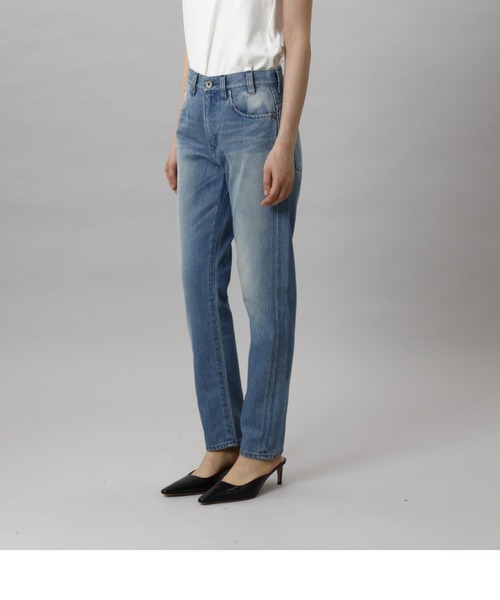 CINOH（チノ）の「HI-WAIST SLIM STRAIGHT（デニムパンツ・レディース・ダークブルー/ライトブルー・24/25/26）」の14枚目の写真