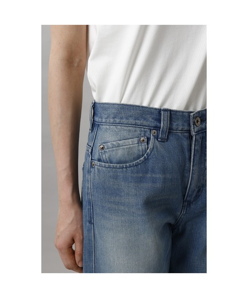 CINOH（チノ）の「HI-WAIST SLIM STRAIGHT（デニムパンツ・レディース・ダークブルー/ライトブルー・24/25/26）」の16枚目の写真