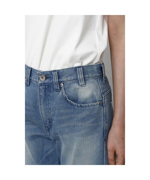 CINOH（チノ）の「HI-WAIST SLIM STRAIGHT（デニムパンツ・レディース・ダークブルー/ライトブルー・24/25/26）」の17枚目の写真