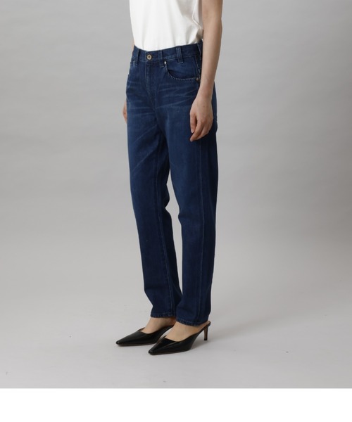 CINOH（チノ）の「HI-WAIST SLIM STRAIGHT（デニムパンツ・レディース・ダークブルー/ライトブルー・24/25/26）」の22枚目の写真