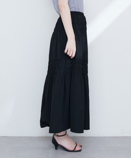 natural couture(ナチュラルクチュール)の「【WEB限定】シャーリングティアードスカート(スカート・レディース・ブラック/イエロー/オフホワイト・FREE)」の11枚目の写真