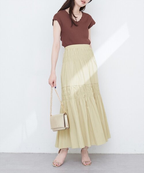 natural couture(ナチュラルクチュール)の「【WEB限定】シャーリングティアードスカート(スカート・レディース・ブラック/イエロー/オフホワイト・FREE)」の9枚目の写真