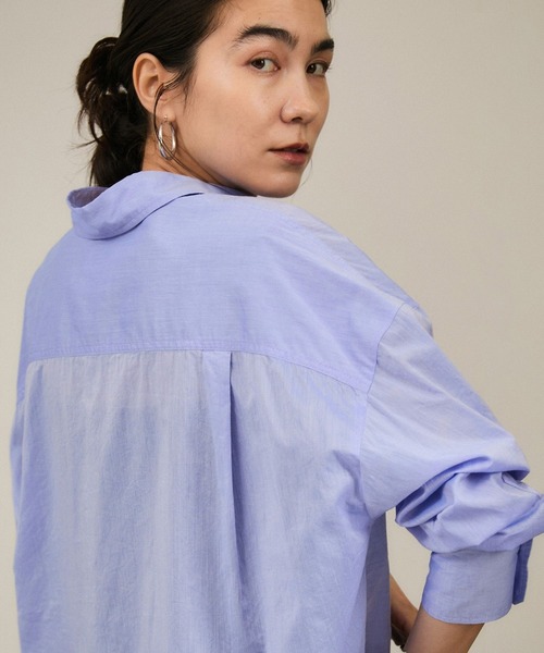 SALON adam et rope'(サロン アダム エ ロペ)の「Shuttlenotesワッシャーローンウォッシュドシャツ(シャツ/ブラウス・レディース・ブラウン/サックスブルー/オフホワイト・FREE)」の9枚目の写真