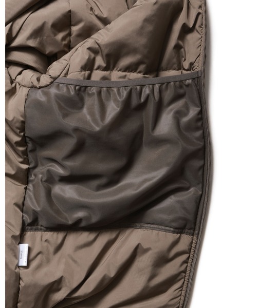 F.C.Real Bristol(エフシーレアルブリストル)の「VENTILATION PUFFER JACKET(ブルゾン・メンズ・モカ/ブラック・X-LARGE/LARGE/MEDIUM/SMALL/XX-LARGE)」の8枚目の写真