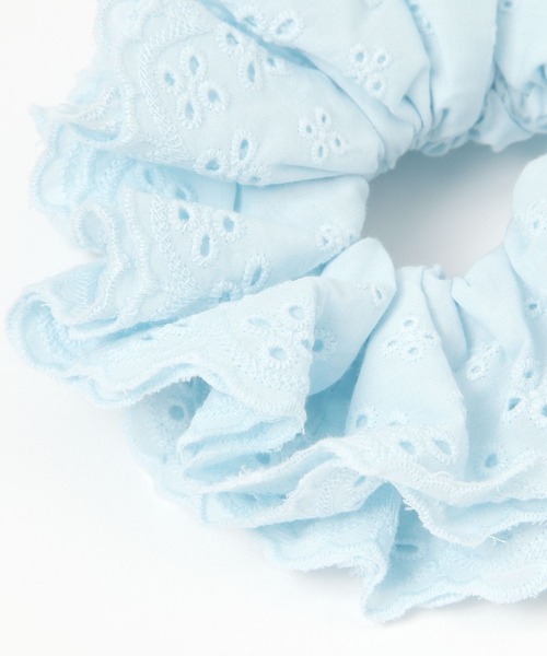 LOWRYS FARM（ローリーズファーム）の「スカラップＢＩＧシュシュ　 573176（シュシュ・レディース・ホワイト/ブラック/ブルー/レッド/ブラウン・FREE）」の8枚目の写真