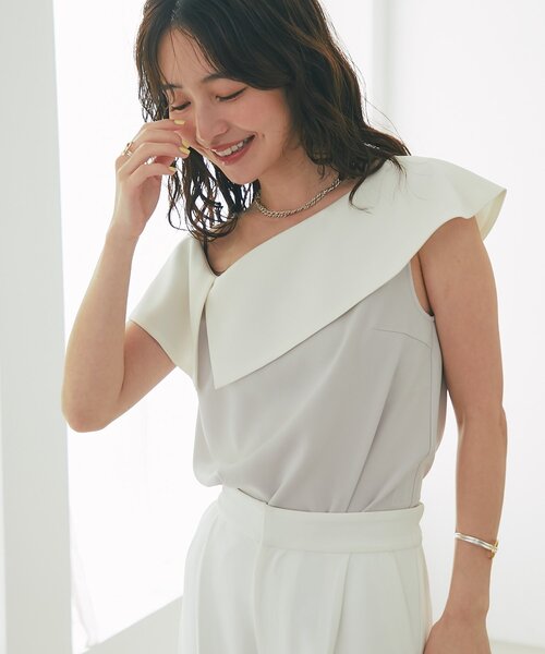 La boutique BonBon(ラブティックボンボン)の「アシメビッグカラーブラウス(シャツ/ブラウス・レディース・ライトグレー/ネイビー・FREE)」の6枚目の写真