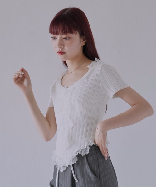 Uenui（ウニュイ）の「【 cunii 】 フリルレースリブカーデトップス（Tシャツ/カットソー・レディース・ホワイト/ブラック/ベージュ系/グリーン/ピンク・FREE）」の2枚目の写真