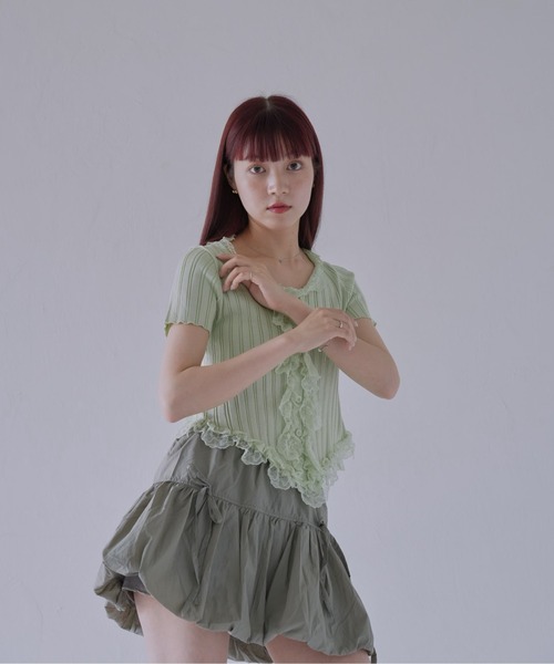 Uenui（ウニュイ）の「【 cunii 】 フリルレースリブカーデトップス（Tシャツ/カットソー・レディース・ホワイト/ブラック/ベージュ系/グリーン/ピンク・FREE）」の6枚目の写真