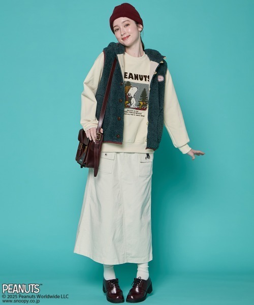 KRIFF MAYER Lady's Collection（クリフメイヤーレディースコレクション）の「サガラ刺繍スヌーピー裏起毛スウェット（スウェット・レディース・チャコール/パープル/レッド/カラフル/ナチュラル・MEDIUM/LARGE）」の8枚目の写真