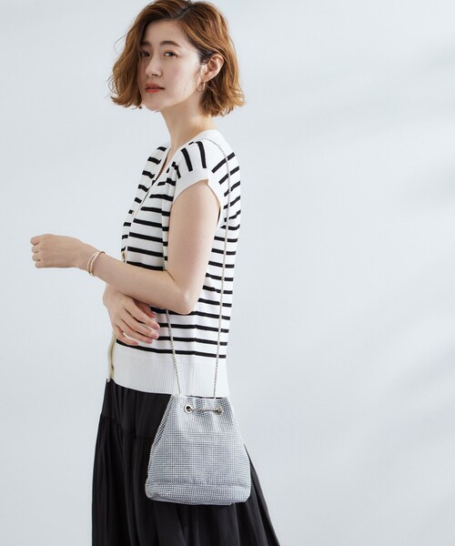 grove（グローブ）の「アソートチェーン巾着ショルダー（ショルダーバッグ・レディース・シルバー系その他5/ブラック系/シルバー・00）」の4枚目の写真