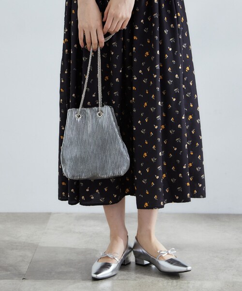 grove（グローブ）の「アソートチェーン巾着ショルダー（ショルダーバッグ・レディース・シルバー系その他5/ブラック系/シルバー・00）」の8枚目の写真