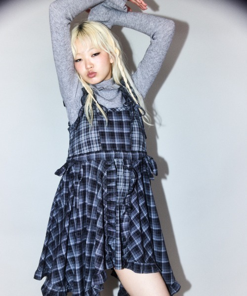 Candy Stripper（キャンディストリッパー）の「FRILL CHECK MINI ワンピース（ワンピース・レディース・ブラック/レッド・FREE）」の5枚目の写真