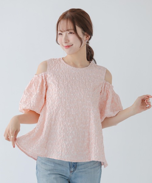 Fit more(フィットモア)の「ハートジャガードオフショルダーブラウス(シャツ/ブラウス・レディース・クリーム/ピンク/ブラック・FREE)」の3枚目の写真