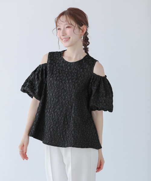 Fit more(フィットモア)の「ハートジャガードオフショルダーブラウス(シャツ/ブラウス・レディース・クリーム/ピンク/ブラック・FREE)」の2枚目の写真