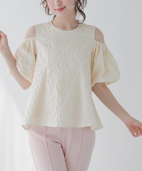 Fit more(フィットモア)の「ハートジャガードオフショルダーブラウス(シャツ/ブラウス・レディース・クリーム/ピンク/ブラック・FREE)」の5枚目の写真