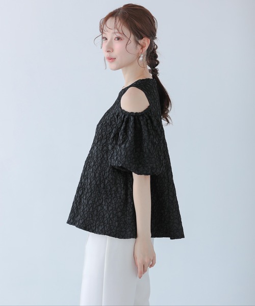 Fit more(フィットモア)の「ハートジャガードオフショルダーブラウス(シャツ/ブラウス・レディース・クリーム/ピンク/ブラック・FREE)」の7枚目の写真