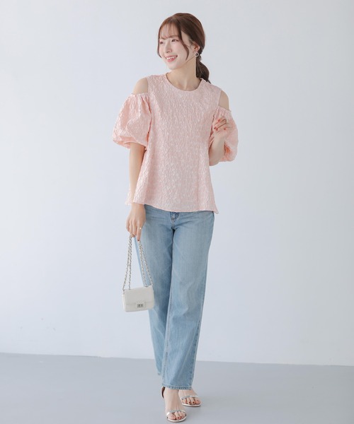 Fit more(フィットモア)の「ハートジャガードオフショルダーブラウス(シャツ/ブラウス・レディース・クリーム/ピンク/ブラック・FREE)」の13枚目の写真