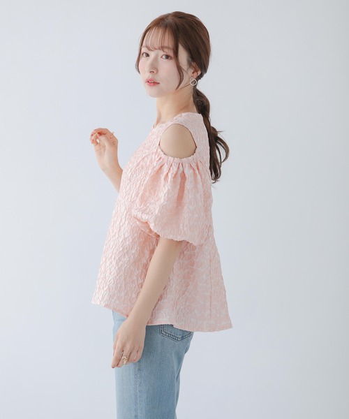 Fit more(フィットモア)の「ハートジャガードオフショルダーブラウス(シャツ/ブラウス・レディース・クリーム/ピンク/ブラック・FREE)」の14枚目の写真