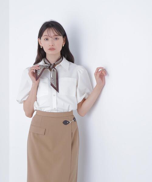 NATURAL BEAUTY BASIC(ナチュラルビューティーベーシック)の「◇スカーフ付バルーンスリーブシャツ(シャツ/ブラウス・レディース・オフホワイト/ワイン/ネイビー・FREE)」の3枚目の写真