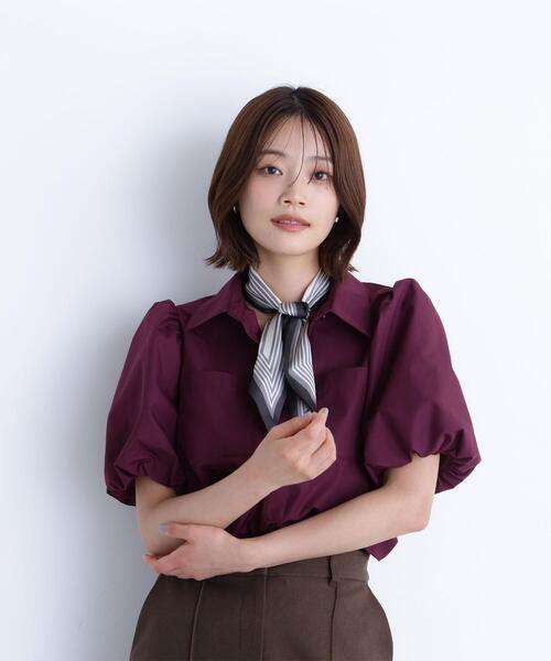 NATURAL BEAUTY BASIC(ナチュラルビューティーベーシック)の「◇スカーフ付バルーンスリーブシャツ(シャツ/ブラウス・レディース・オフホワイト/ワイン/ネイビー・FREE)」の2枚目の写真