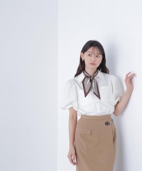 NATURAL BEAUTY BASIC(ナチュラルビューティーベーシック)の「◇スカーフ付バルーンスリーブシャツ(シャツ/ブラウス・レディース・オフホワイト/ワイン/ネイビー・FREE)」の8枚目の写真
