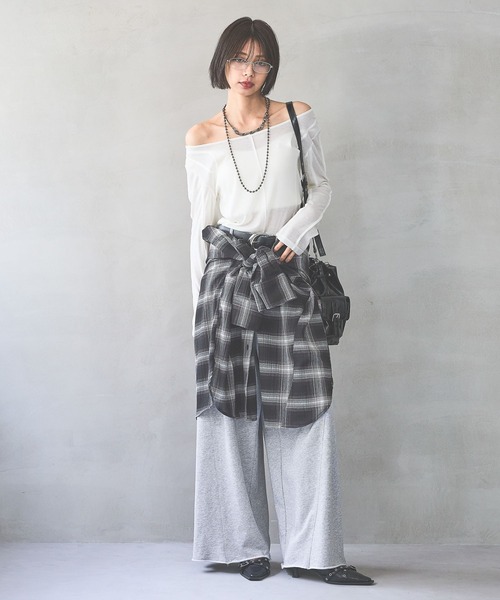 PAGEBOY（ページボーイ）の「アウトシームシアーロングスリーブ（Tシャツ/カットソー・レディース・オフホワイト/グレー/ブラック/マスタード/レッド・FREE）」の16枚目の写真