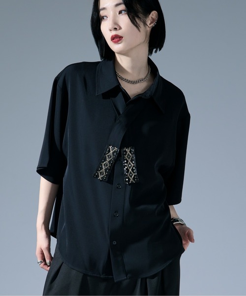 Ellno Loset(エルノロゼット)の「ノーブルビジューボウタイツキトロミシャツ(シャツ/ブラウス・メンズ・オフホワイト/ブラック/ブルーグレー・SMALL/MEDIUM/LARGE)」の11枚目の写真