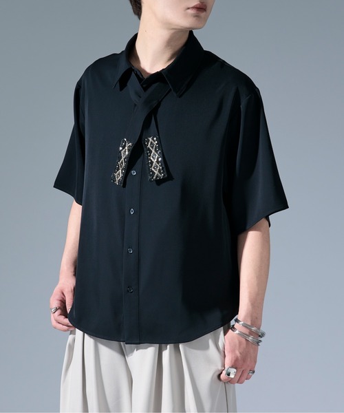 Ellno Loset(エルノロゼット)の「ノーブルビジューボウタイツキトロミシャツ(シャツ/ブラウス・メンズ・オフホワイト/ブラック/ブルーグレー・SMALL/MEDIUM/LARGE)」の7枚目の写真