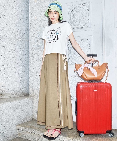 MEDE19F(メデジュウキュウ)の「BRAND NEW MIX STYLE イラストレータートムさんのイラストを使った 大人のクロップドTシャツ〈ホワイト〉(Tシャツ/カットソー・レディース・ホワイト・LL/L/M/S)」の6枚目の写真