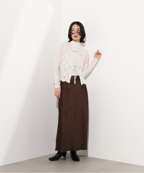 N.(N. Natural Beauty Basic)(エヌエヌナチュラルビューティーベーシック)の「ラメネップ透かし編みジレ(ベスト・レディース・ベージュ/オフホワイト/ブラック・MEDIUM)」の8枚目の写真