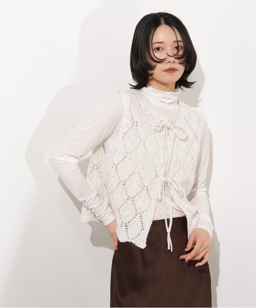 N.(N. Natural Beauty Basic)(エヌエヌナチュラルビューティーベーシック)の「ラメネップ透かし編みジレ(ベスト・レディース・ベージュ/オフホワイト/ブラック・MEDIUM)」の10枚目の写真