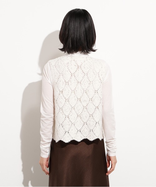 N.(N. Natural Beauty Basic)(エヌエヌナチュラルビューティーベーシック)の「ラメネップ透かし編みジレ(ベスト・レディース・ベージュ/オフホワイト/ブラック・MEDIUM)」の15枚目の写真