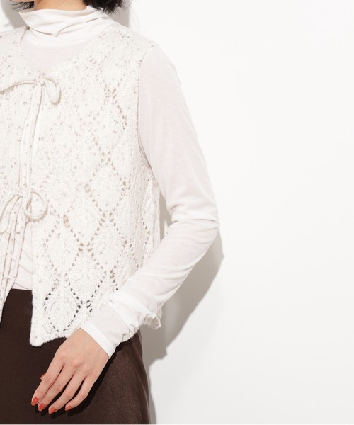 N.(N. Natural Beauty Basic)(エヌエヌナチュラルビューティーベーシック)の「ラメネップ透かし編みジレ(ベスト・レディース・ベージュ/オフホワイト/ブラック・MEDIUM)」の17枚目の写真