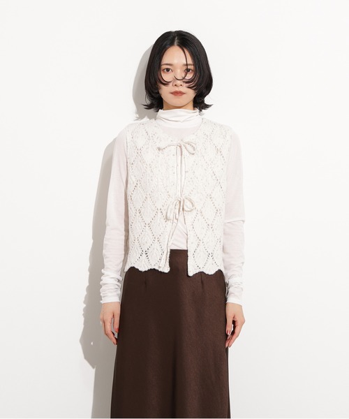 N.(N. Natural Beauty Basic)(エヌエヌナチュラルビューティーベーシック)の「ラメネップ透かし編みジレ(ベスト・レディース・ベージュ/オフホワイト/ブラック・MEDIUM)」の13枚目の写真