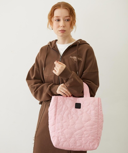 MILKFED.（ミルクフェド）の「HEART QUILTED BAG（ショルダーバッグ・レディース・オフホワイト/ピンク/ネイビー・ONE SIZE）」の3枚目の写真
