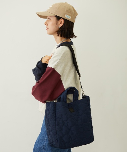 MILKFED.（ミルクフェド）の「HEART QUILTED BAG（ショルダーバッグ・レディース・オフホワイト/ピンク/ネイビー・ONE SIZE）」の4枚目の写真