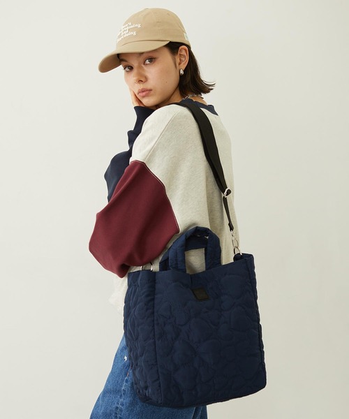 MILKFED.（ミルクフェド）の「HEART QUILTED BAG（ショルダーバッグ・レディース・オフホワイト/ピンク/ネイビー・ONE SIZE）」の5枚目の写真