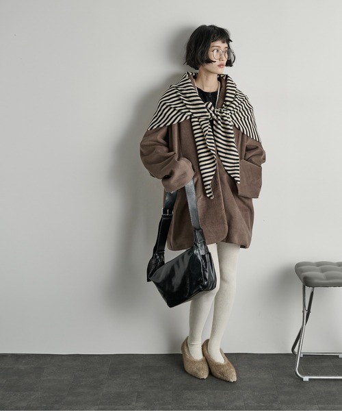 THE YOn（ザヨン）の「ウールトライアングルストール（ストール/ショール・レディース・ブラウン/ベージュ/ブラック/ホワイト×ブラック・FREE）」の14枚目の写真