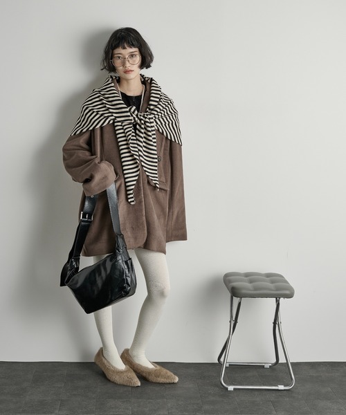 THE YOn（ザヨン）の「ウールトライアングルストール（ストール/ショール・レディース・ブラウン/ベージュ/ブラック/ホワイト×ブラック・FREE）」の15枚目の写真