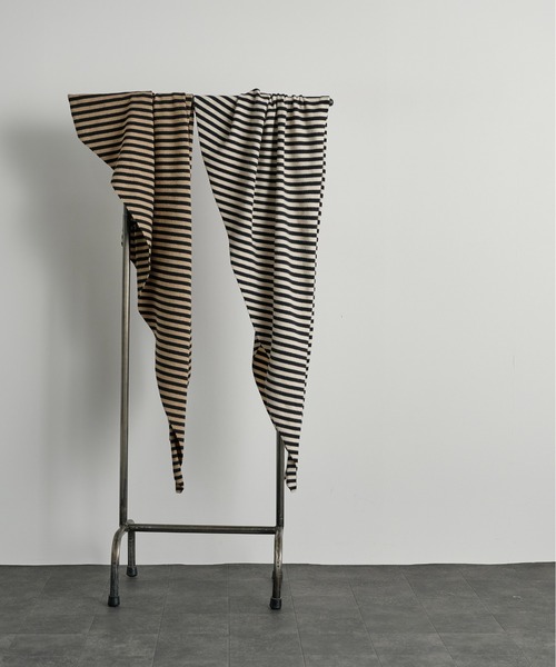 THE YOn（ザヨン）の「ウールトライアングルストール（ストール/ショール・レディース・ブラウン/ベージュ/ブラック/ホワイト×ブラック・FREE）」の5枚目の写真