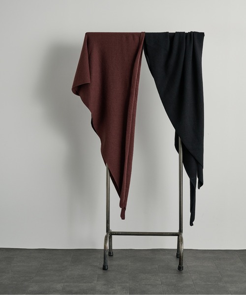 THE YOn（ザヨン）の「ウールトライアングルストール（ストール/ショール・レディース・ブラウン/ベージュ/ブラック/ホワイト×ブラック・FREE）」の6枚目の写真