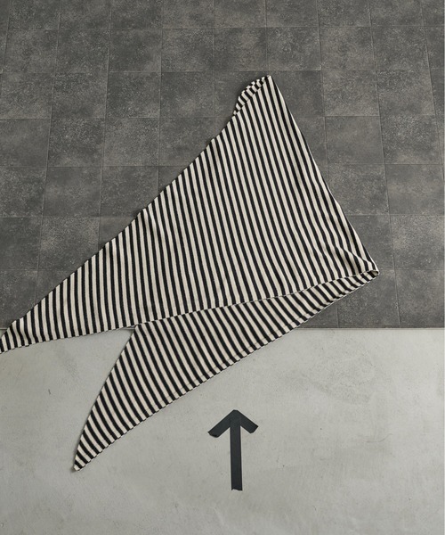 THE YOn（ザヨン）の「ウールトライアングルストール（ストール/ショール・レディース・ブラウン/ベージュ/ブラック/ホワイト×ブラック・FREE）」の17枚目の写真