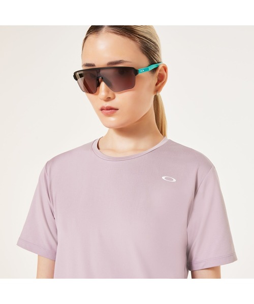 OAKLEY(オークリー)の「オークリー RADIANT QD OP TEE 9.0/ Tシャツ/UPF50+/紫外線対策/吸汗速乾/抗菌防臭/レディース/スポーツ・トレーニング/ OAKLEY(Tシャツ/カットソー・レディース・ライトベージュ/ライラック/ホワイト・L/M)」の3枚目の写真