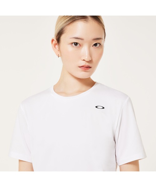 OAKLEY(オークリー)の「オークリー RADIANT QD OP TEE 9.0/ Tシャツ/UPF50+/紫外線対策/吸汗速乾/抗菌防臭/レディース/スポーツ・トレーニング/ OAKLEY(Tシャツ/カットソー・レディース・ライトベージュ/ライラック/ホワイト・L/M)」の2枚目の写真